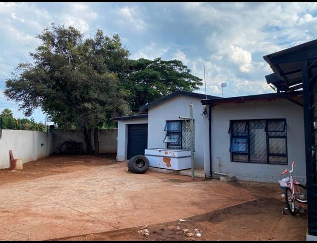 4 BEDROOM HOUSE FOR SALE IN MOKOPANE CENTRAL